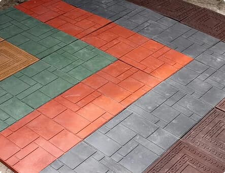 Тротуарная плитка из полимерпесчаного песка: технология изготовления и укладки